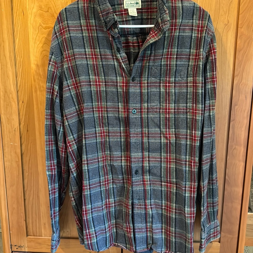 L.L. Bean Men's Scotch Plaid Flannel Shirt, Slightly Fitted
red and gray size L